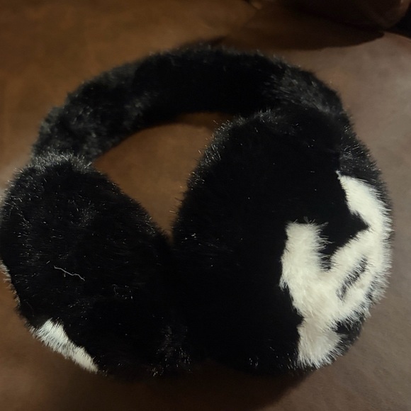 New faux fur Black and White cc logo Earmuffs - Picture 3 of 3